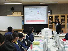 Visiting lecture by employees from Kashima Plant