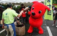 Rice-cake making at the Anegasaki Industrial Festival