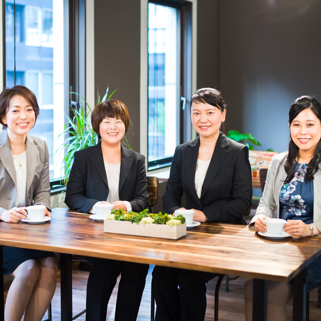 女性社員座談会の写真